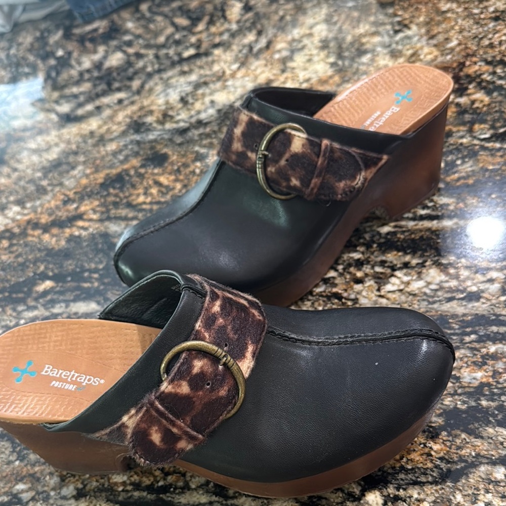 BareTraps Black and Brown Clog Mules with Leopard Accent Belita 9M